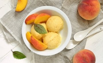 Domaći sladoled od breskve koji svi mogu napraviti lako