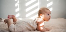 Kada se beba počinje okretati s trbuha na leđa (2)