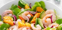 Salata od kozica s mangom i limeta umakom