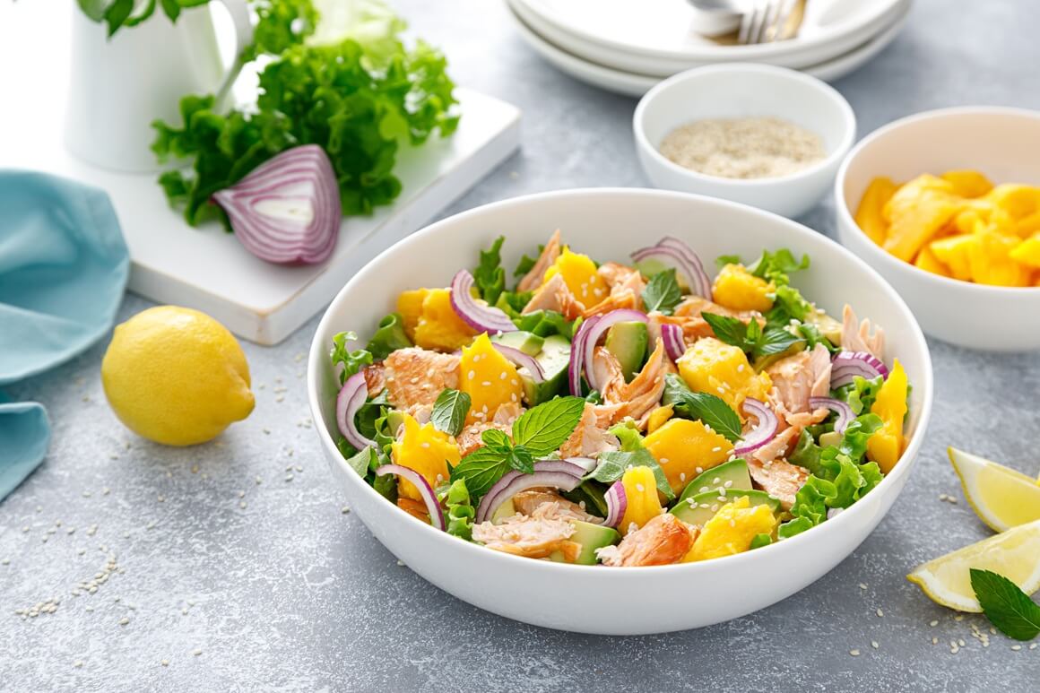 Salata od lososa sa suhim voćem