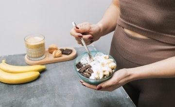 Tamna čokolada sadrži visoku koncentraciju kakaa, koji je bogat flavonolima