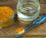 Zlatni začin kurkuma (Curcuma longa) ima snažna protuupalna, antioksidativna, antiseptična i antibakterijska svojstva