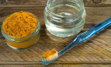 Zlatni začin kurkuma (Curcuma longa) ima snažna protuupalna, antioksidativna, antiseptična i antibakterijska svojstva