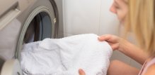 Bakterije iz rublja mogu ostati u perilici i prenijeti se na sljedeću turu