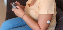 CGM (engl. Continuous Glucose Monitor) je mali senzor koji se pričvrsti na kožu i mjeri glukozu u međućelijskoj tekućini ispod površine kože, 24 sata dnevno