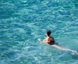 Jedna od najjednostavnijih, ali i najzdravijih aktivnosti na plaži je plivanje