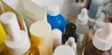 Prevelik broj proizvoda - osobito onih protiv starenja - može nadražiti kožu