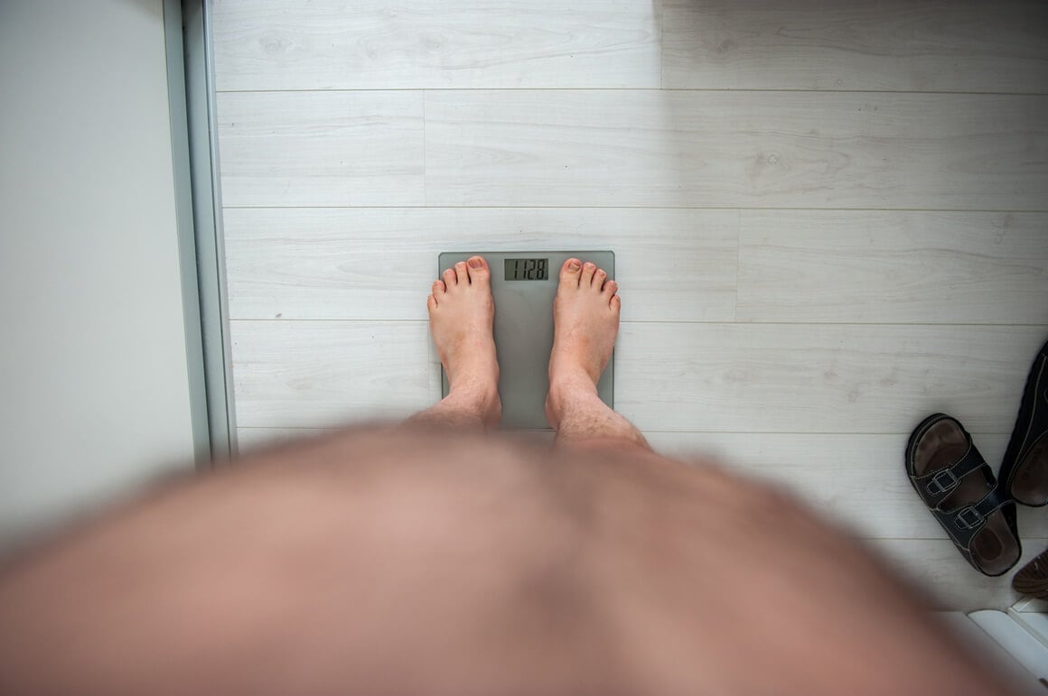 Višak kilograma, osobito oko trbuha, stvara dodatni pritisak na vene u nogama i zdjelici
