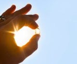 osobe s povećanim rizikom od niskih razina vitamina D obično trebaju dodatke tijekom cijele godine