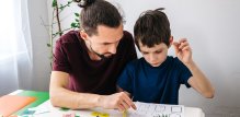 Iako se hiperaktivni oblik ADHD-a češće dijagnosticira kod dječaka, i djevojčice i djeca s rodno neutralnim identitetom mogu imati ADHD