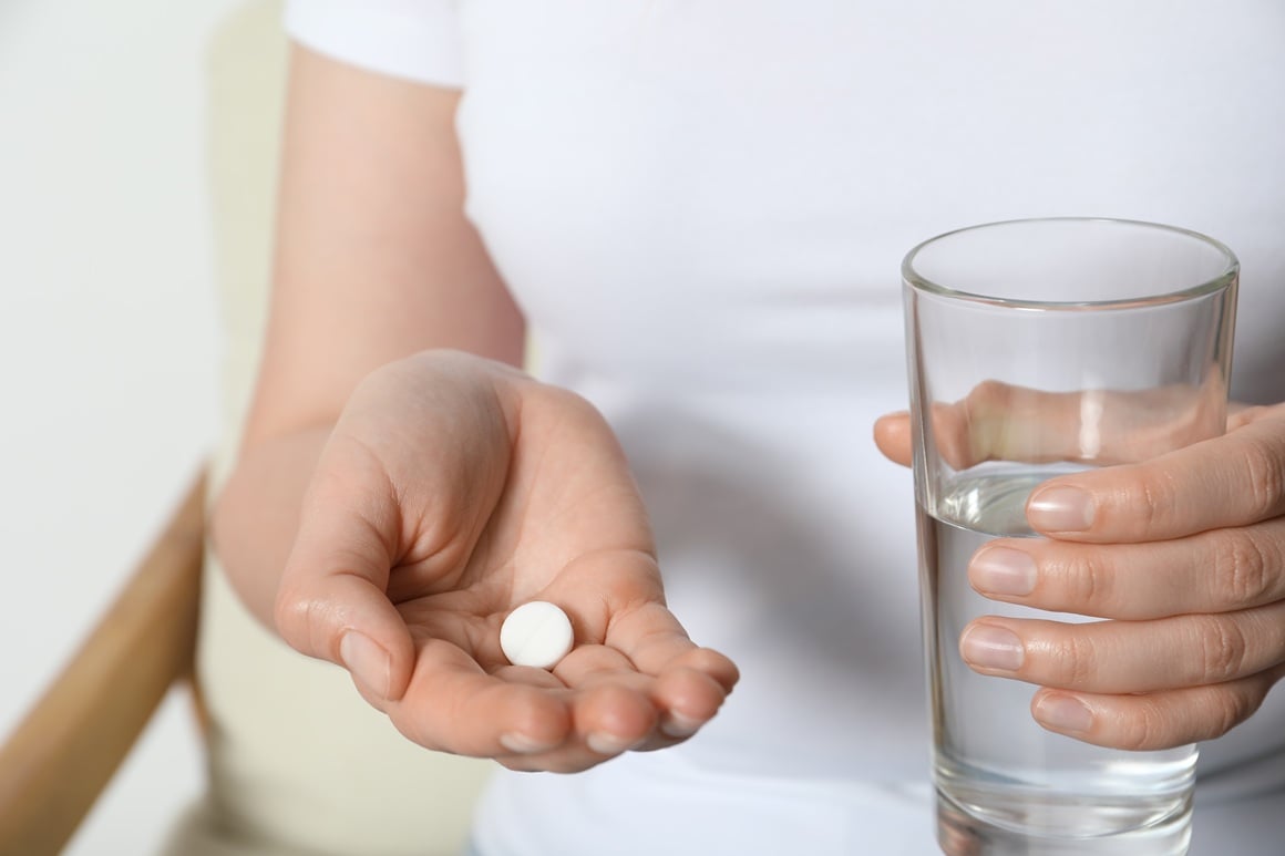 Neki lijekovi poput kortikosteroida, TNF inhibitora i kemoterapije mogu oslabiti imunološki sustav