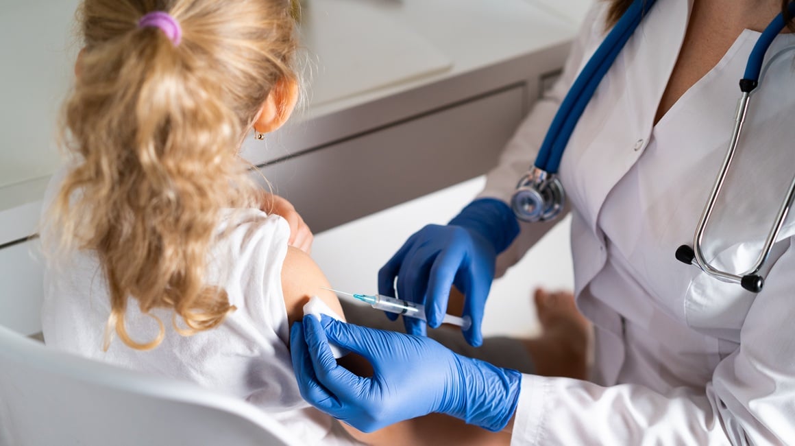 Pedijatri se ne slažu s novim preporukama za cijepljenje djece protiv COVID-a