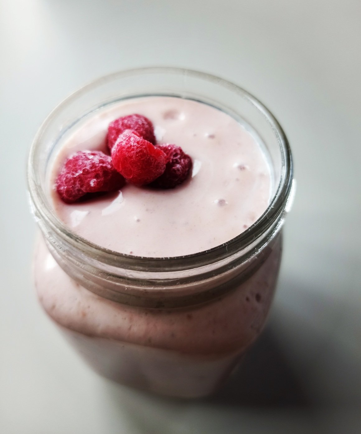Smoothie s malinama i kefirom