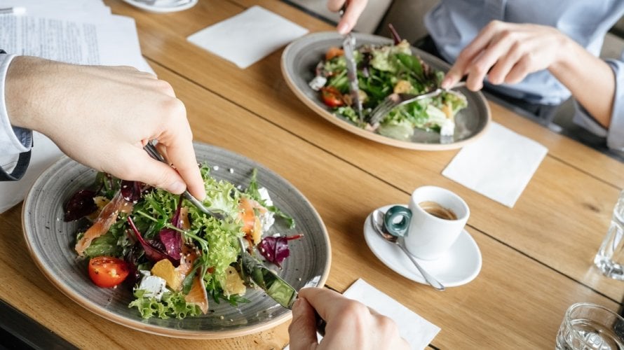 Zašto su salate u restoranima uvijek ukusnije