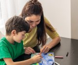 kemikalije kojima su roditelji izloženi na poslu prije i tijekom trudnoće mogle bi utjecati na autizam kod djece