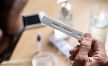 kod izraženih simptoma COVID-a preporuka je ostati kod kuće