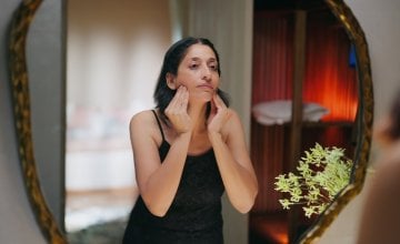Nakon što je tijekom dana vaša koža izložena suncu, zagađenju i šminki, noć donosi priliku za obnavljanje i oporavak