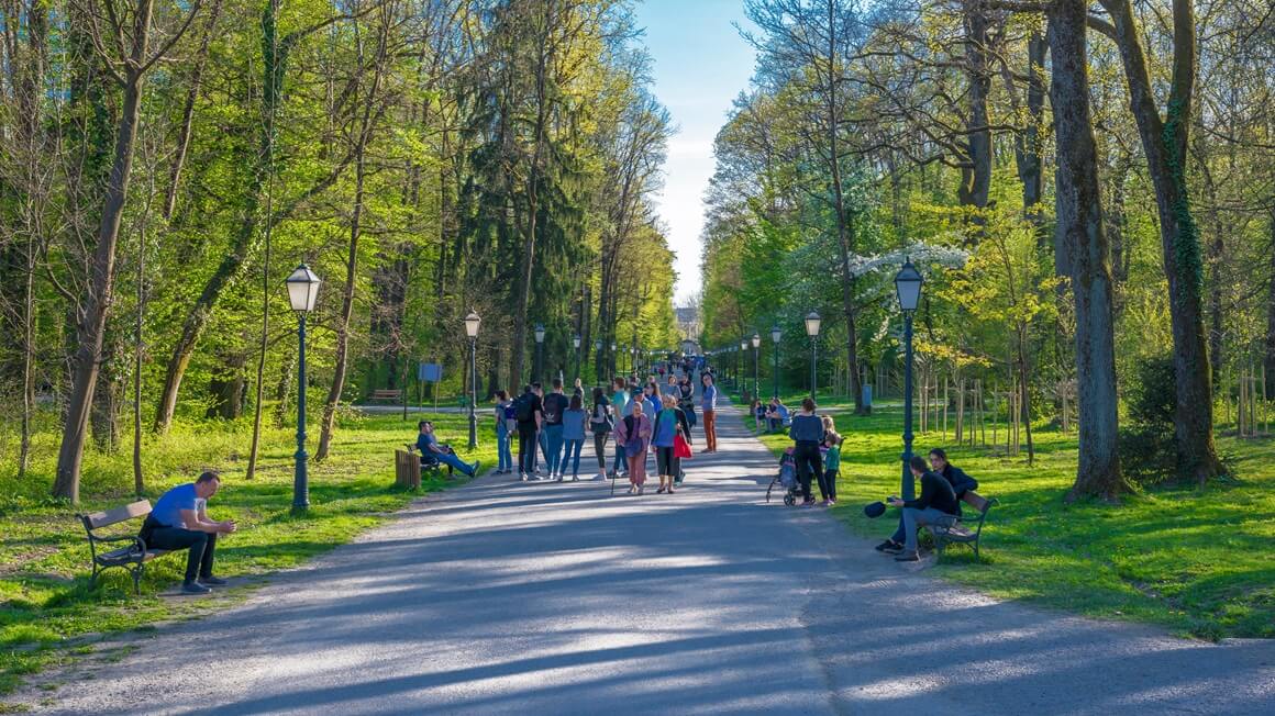 Parkovi i zelene površine pružaju niz zdravstvenih prednosti promicanjem tjelesne aktivnosti