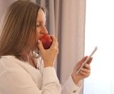 Redovito konzumiranje voća može vam pomoći u održavanju zdrave tjelesne težine i stabilnoj razini šećera u krvi