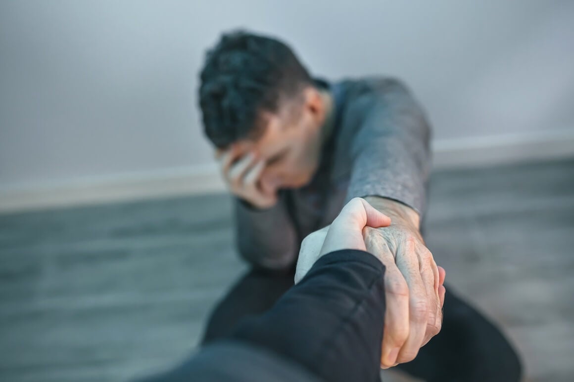 Važno je razlikovati rizične čimbenike i znakove upozorenja na samoubojstvo