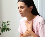 postoji snažna povezanost između bolesti štitnjače i fibrilacije atrija (AFib), poremećaja srčanog ritma koji može ozbiljno utjecati na zdravlje srca