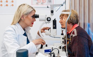 postoji važna razlika između optometrista i oftalmologa