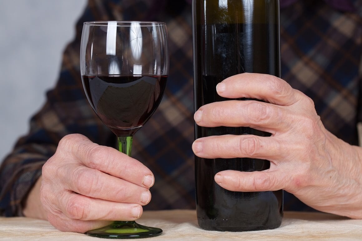 vino i drugi oblici alkohola imaju više štetnih nego korisnih učinaka