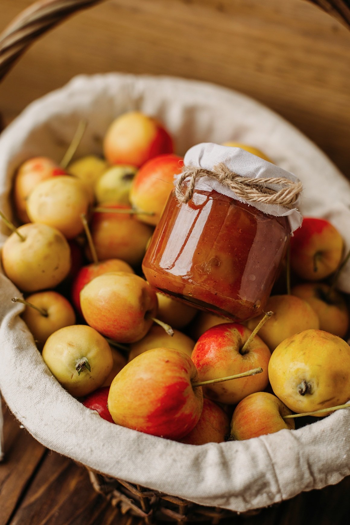 Brzi pekmez od jabuka s datuljama i chia sjemenkama