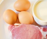 Jaja, meso i mliječni proizvodi mogu pridonijeti povišenom kolesterolu jer sadrže zasićene masnoće