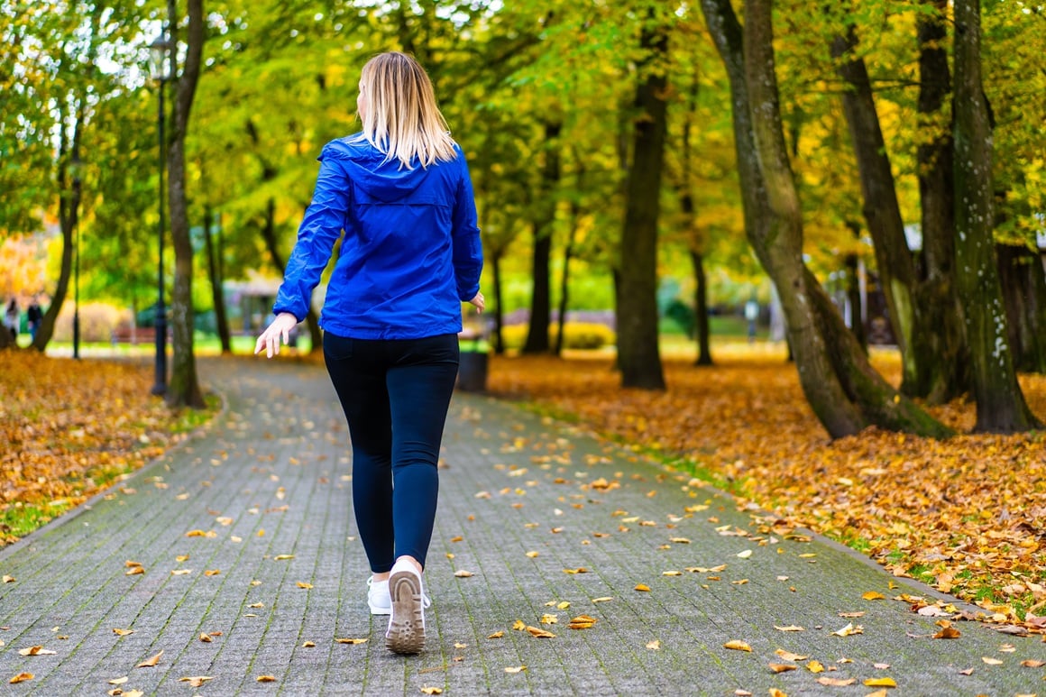 Kretanje potiče lučenje endorfina, prirodnih hormona sreće, i smanjuje razinu kortizola, hormona stresa