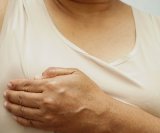 Lobularni karcinom dojke može zahvatiti svaku ženu, ali neke skupine su posebno izložene