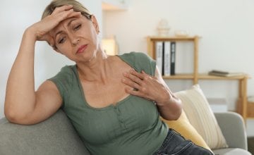 Menopauza se najčešće povezuje s valovima vrućine, noćnim znojenjem i promjenama raspoloženja