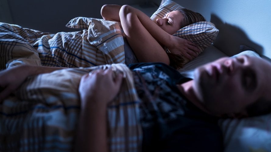 Osim što može biti iritantno za partnera, obilno hrkanje ponekad je znak opstruktivne apneje u snu