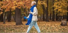 Osteoporoza pogađa svaku petu ženu stariju od 50 godina, no šetnja može pomoći u jačanju kostiju