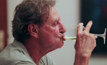 S godinama aktivnost enzima koji razgrađuje alkohol, poput dehidrogenaze, opada