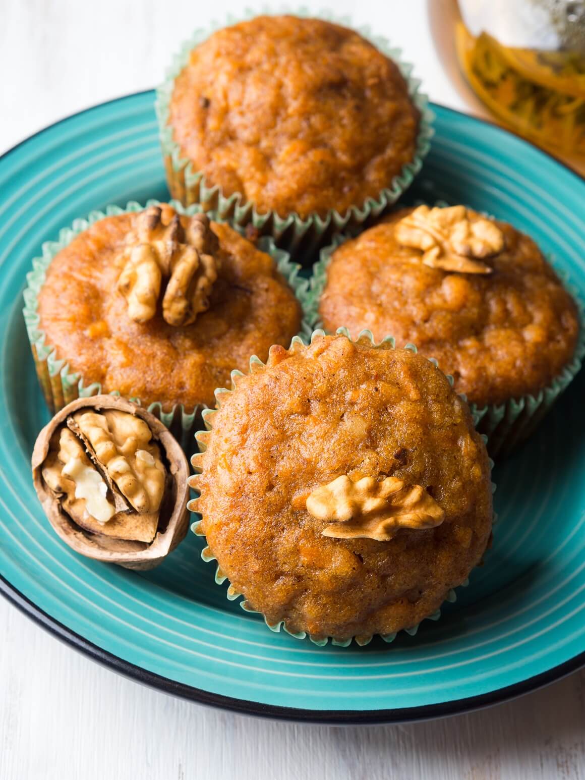 Veganski muffini od jabuke i mrkve s orasima