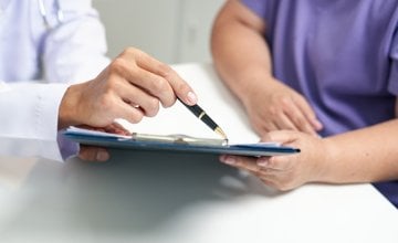 Visok kolesterol često se spominje u kontekstu zdravlja srca, no rijetko se govori o tome kako može biti povezan s drugim kroničnim stanjima