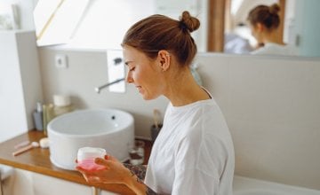 krema za sunčanje trebala bi uvijek biti posljednji korak ujutro nakon svih ostalih proizvoda za njegu kože