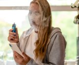 Iako e-cigarete ne sadrže katran i ugljikov monoksid kao klasične cigarete, to ne znači da su bez rizika