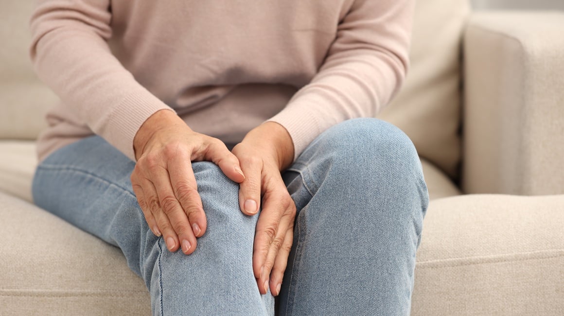 Iako nas zlatna jesen svojom ljepotom mami u prirodu, sa sobom redovito donosi i neželjenog pratioca - pogoršanje bolova u zglobovima