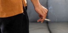Istraživanja pokazuju da pušenje cigareta, neovisno o drugim čimbenicima, povećava rizik od hipertenzije za čak 30 %
