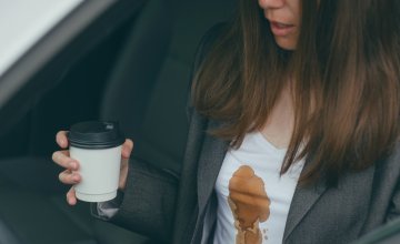 Kako ukloniti mrlje od kave s odjeće