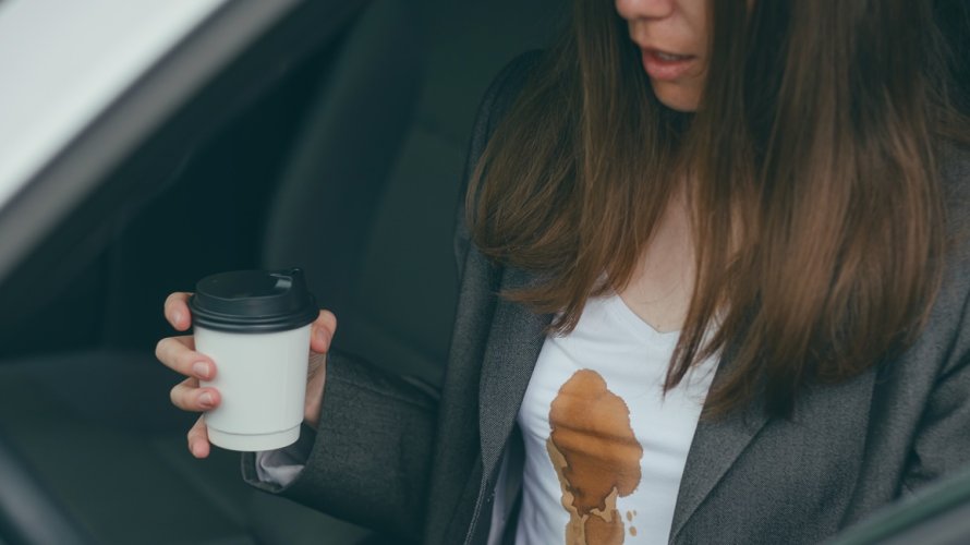 Kako ukloniti mrlje od kave s odjeće