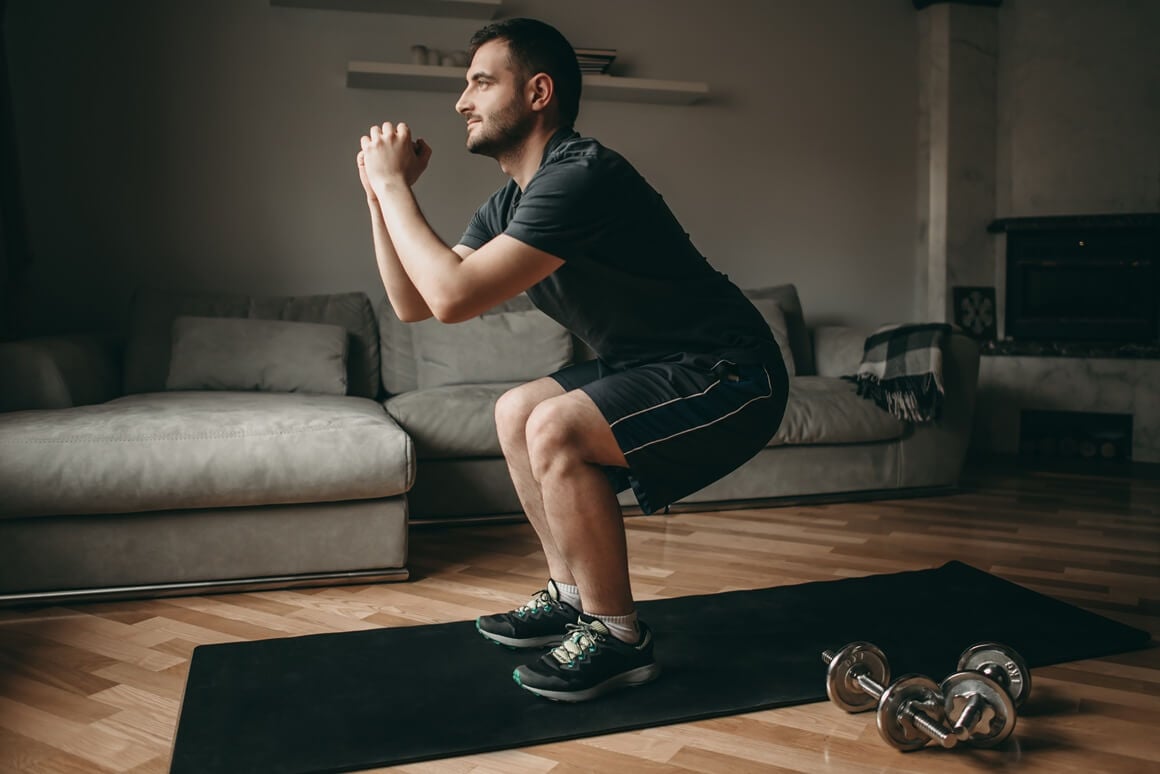 Klasični čučnjevi do paralelne pozicije s podom često izazivaju bol u koljenima