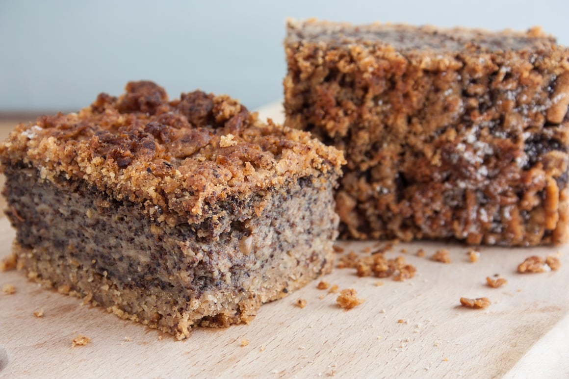 Kolač od maka i jabuka i griza