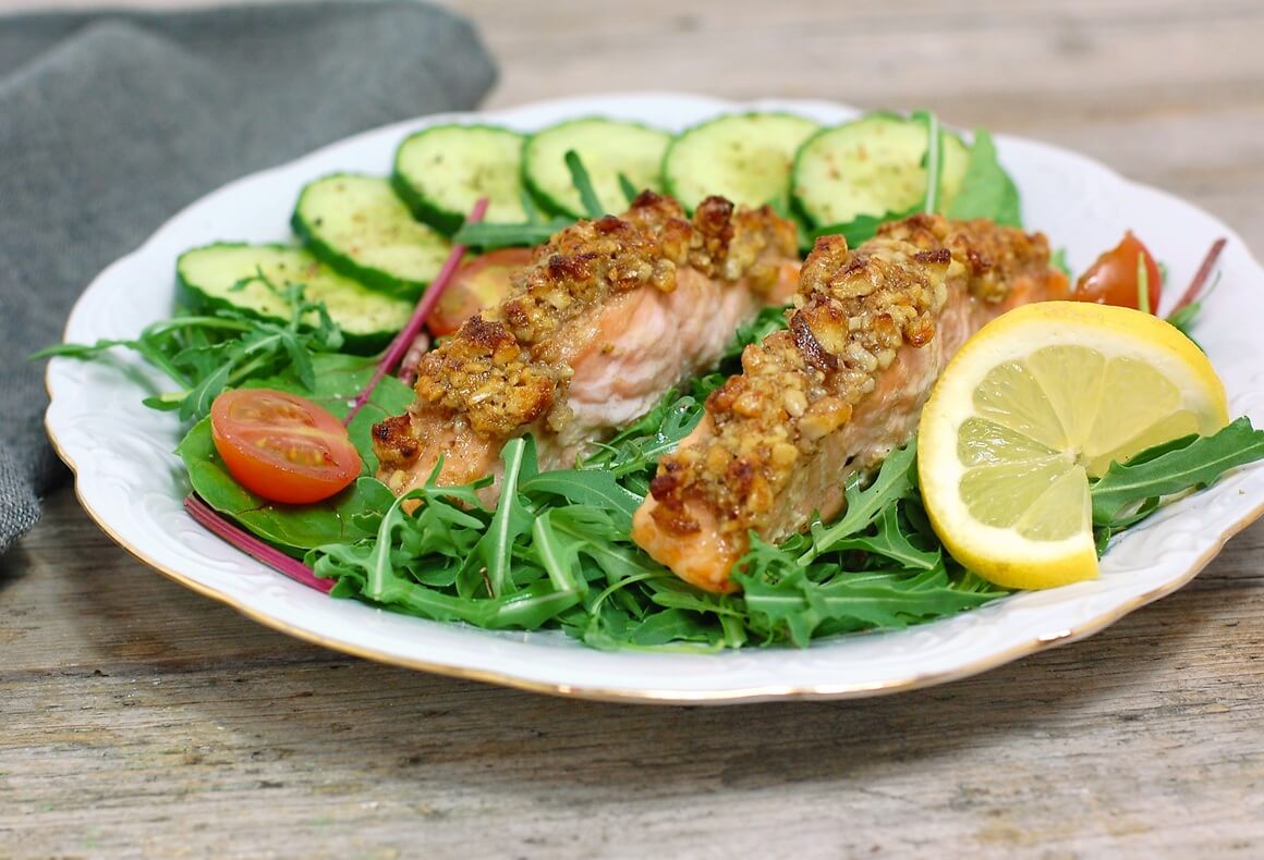 Losos s koricom od jabuka i oraha