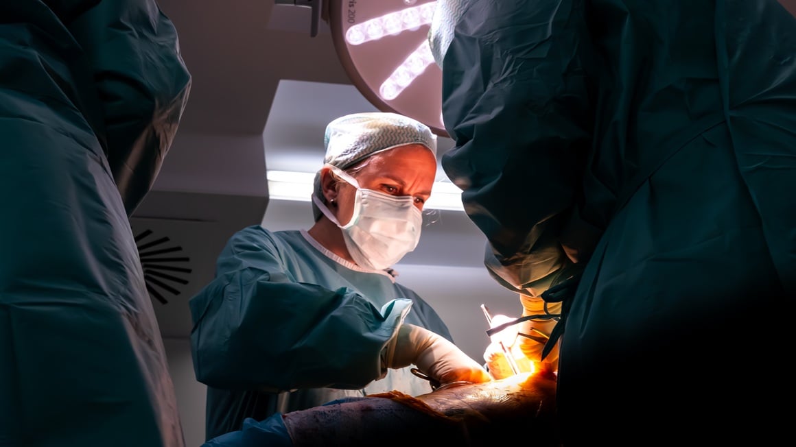 Minimalno invazivna ugradnja kuka i FAST-TRACK pristup