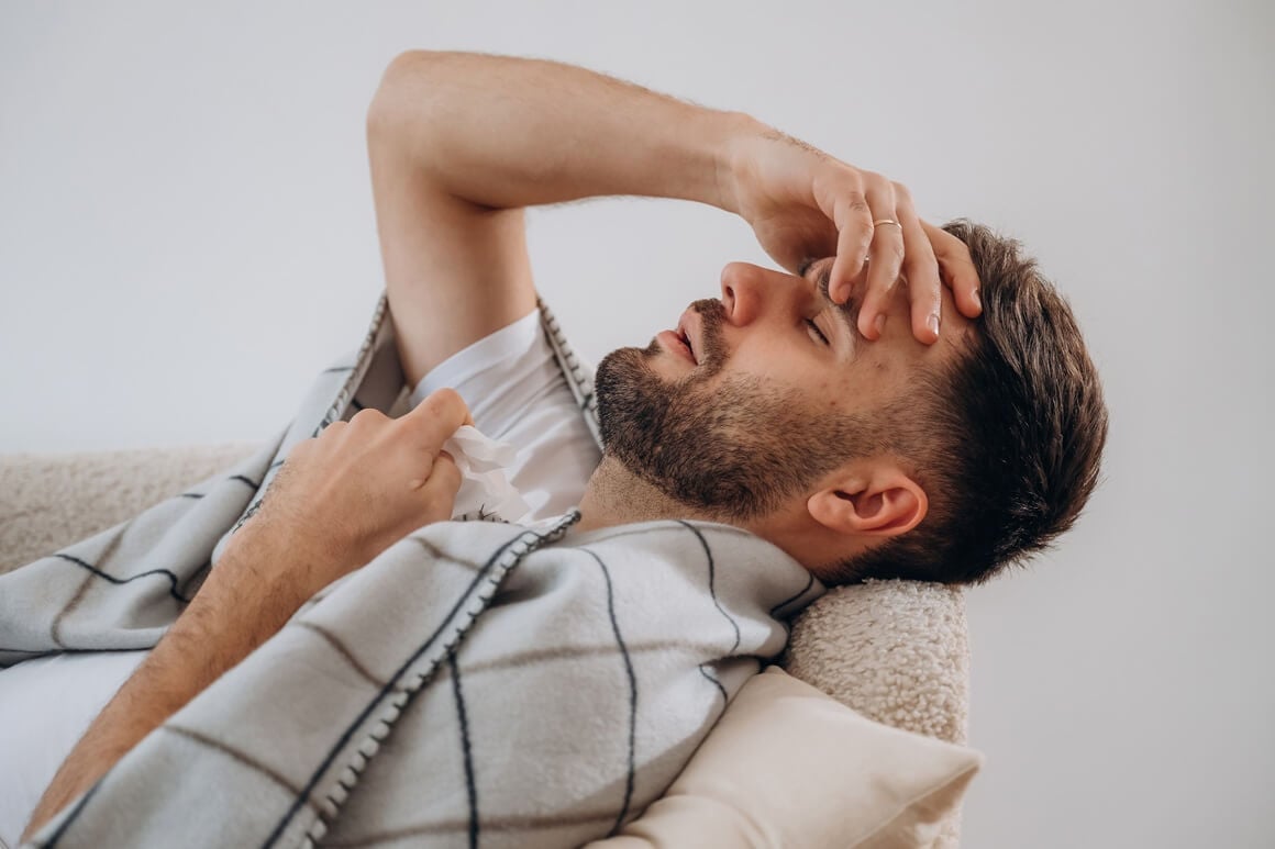 Prehlada je zarazna infekcija gornjih dišnih putova koja zahvaća nos, grlo, sinuse i dušnik