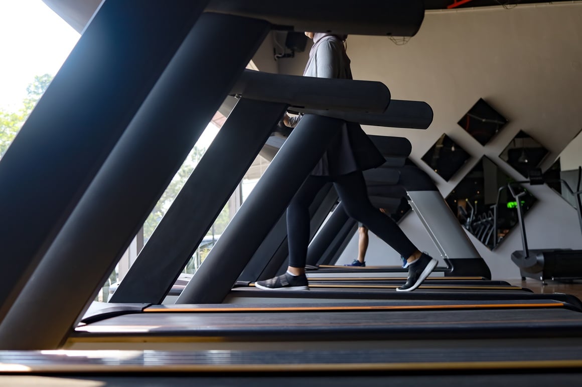 Trčanje ili brzo hodanje na traci zahtijevaju dobru posturu koju održava vaš core
