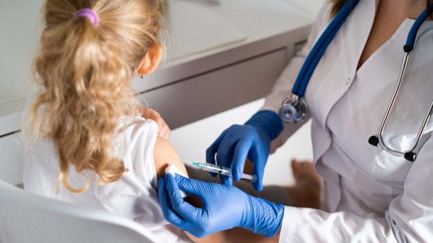 djeca s ekcemom koja su primila COVID-19 cjepivo pokazuju niže stope infekcija i alergijskih problema